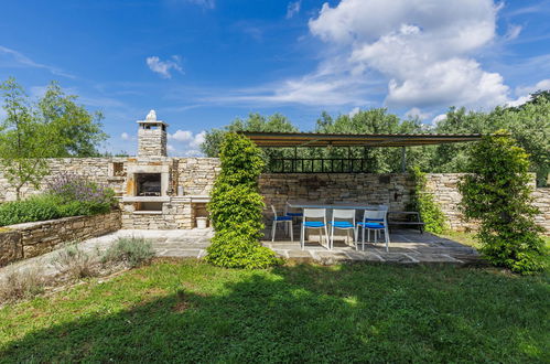 Foto 58 - Casa con 3 camere da letto a Vodnjan con piscina privata e giardino