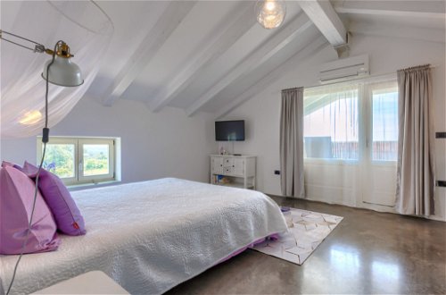 Foto 5 - Casa con 3 camere da letto a Vodnjan con piscina privata e vista mare