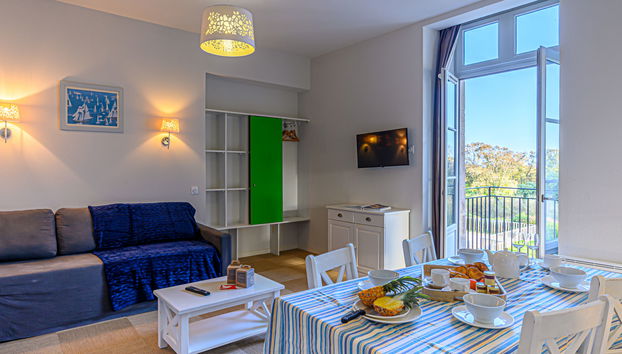 2 bedroom Apartment in Baden with swimming pool and garden - Photo 2