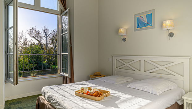 2 bedroom Apartment in Baden with swimming pool and garden - Photo 4