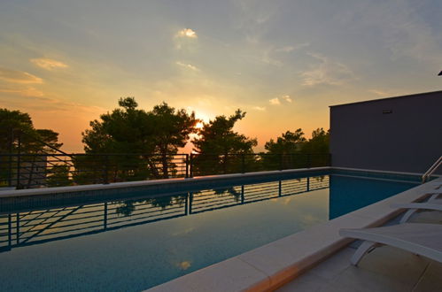 Photo 5 - Maison de 3 chambres à Makarska avec piscine privée et terrasse