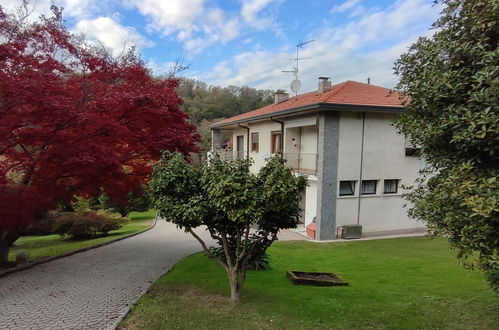 Foto 1 - Apartamento de 2 quartos em Leggiuno com jardim e vista para a montanha