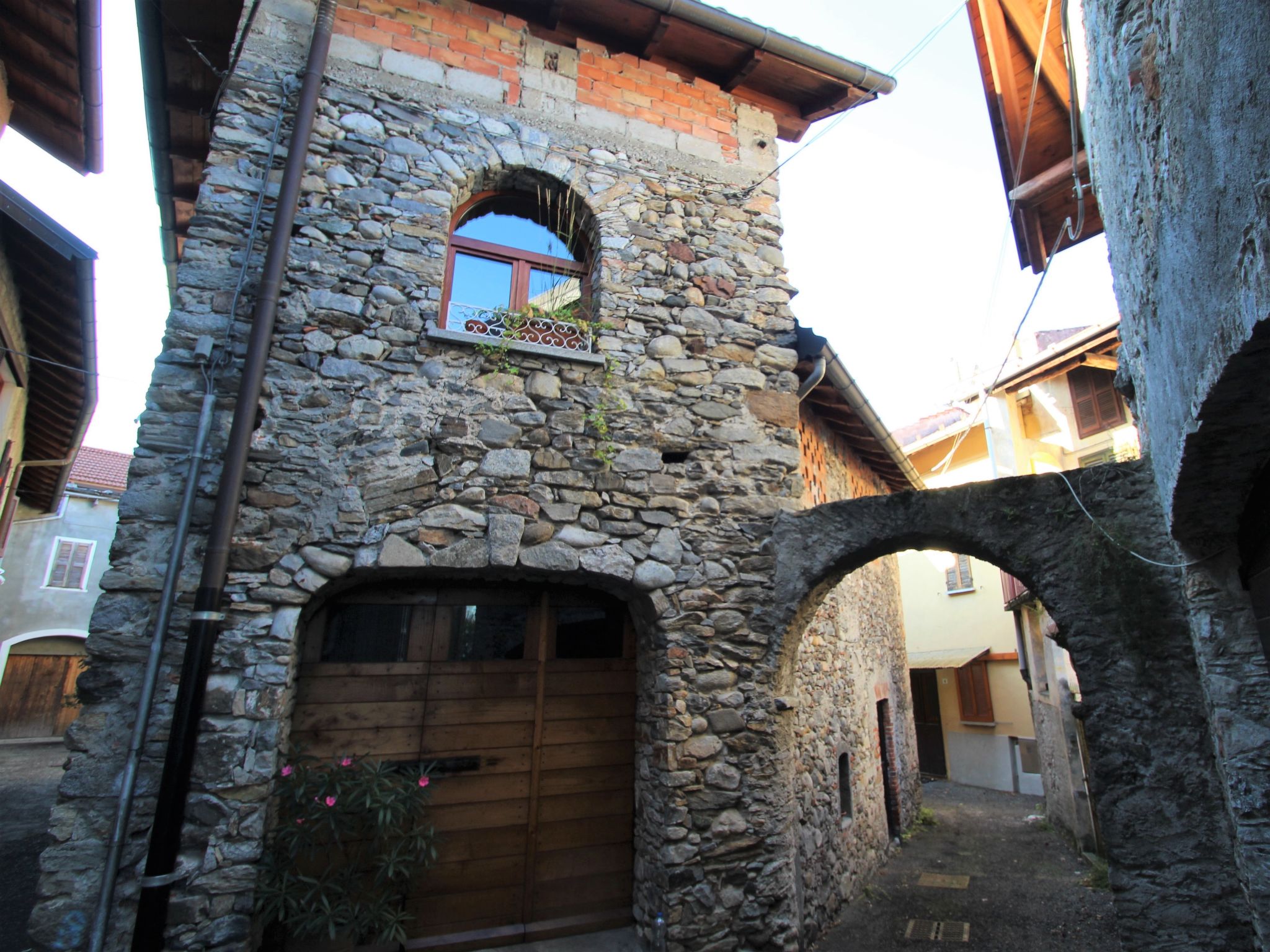 Photo 2 - Maison de 2 chambres à Castelveccana avec vues sur la montagne