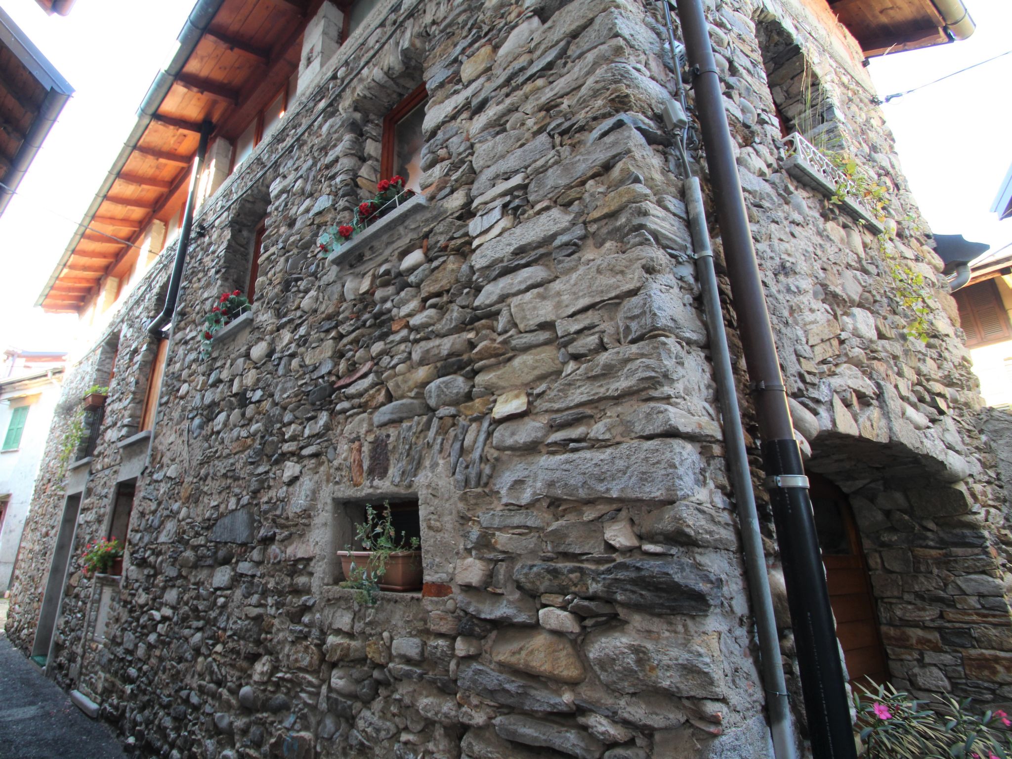 Photo 19 - Maison de 2 chambres à Castelveccana avec vues sur la montagne