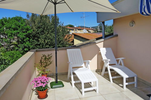 Photo 20 - 1 bedroom Apartment in Rosignano Marittimo with garden and sea view