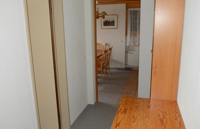 2 bedroom Apartment in Saanen - Photo 8