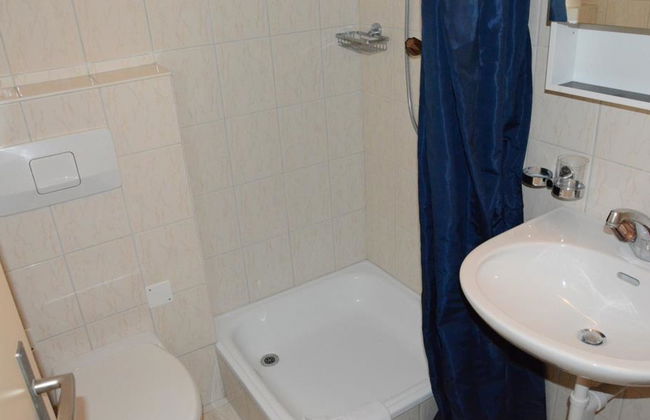 2 bedroom Apartment in Saanen - Photo 12