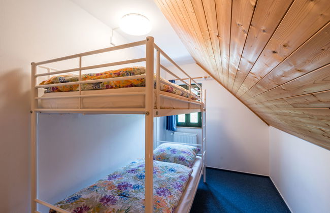 Casa de 3 quartos em Černý Důl com piscina e jardim - Foto 16