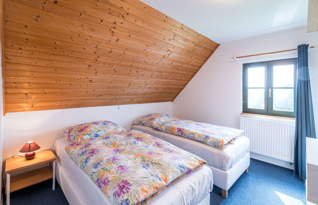 Casa de 3 quartos em Černý Důl com piscina e jardim - Foto 13