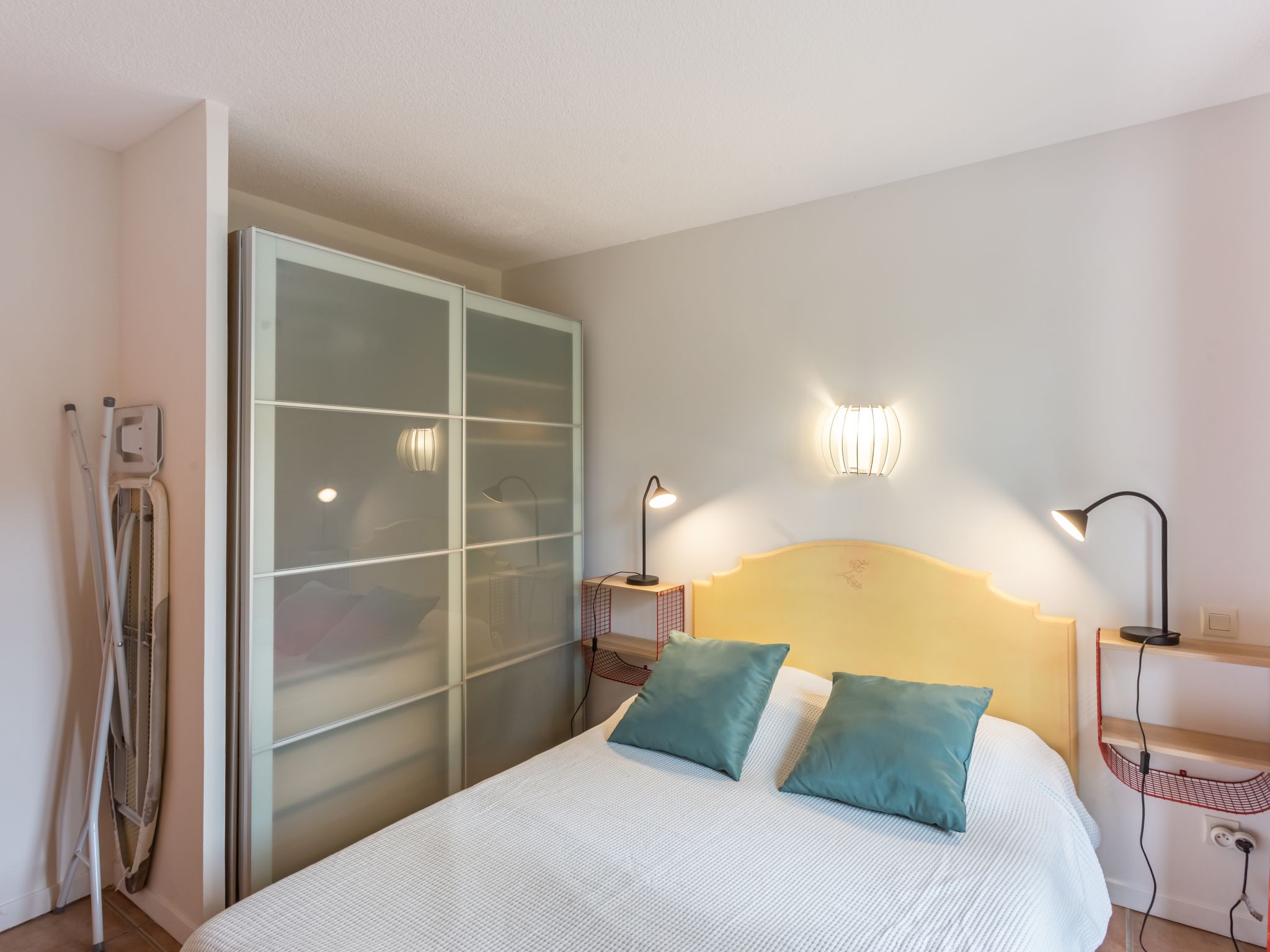 Foto 12 - Apartamento de 3 quartos em Le Lavandou com piscina e vistas do mar