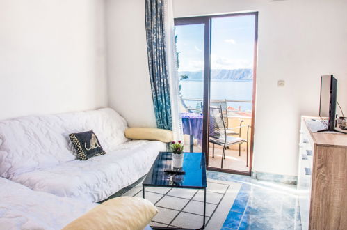 Foto 10 - Apartamento de 2 habitaciones en Novi Vinodolski con terraza y vistas al mar