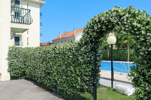 Photo 3 - Appartement de 1 chambre à Jesolo avec piscine et vues à la mer