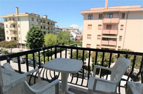 Foto 16 - Apartamento de 1 habitación en Jesolo con piscina y vistas al mar