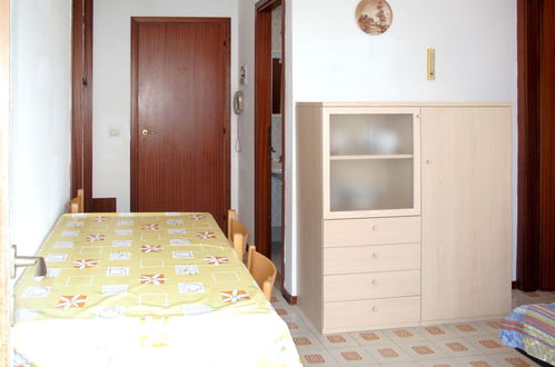 Foto 6 - Apartamento de 1 quarto em Jesolo com piscina e vistas do mar