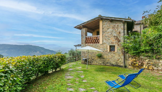Maison de 2 chambres à Pescia avec piscine et jardin - Photo 4