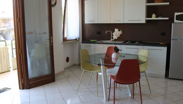 3 bedroom Apartment in Lazise with swimming pool and garden - Photo 3