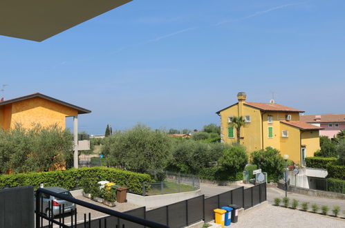 Foto 2 - Appartamento con 2 camere da letto a Lazise con piscina e vista sulle montagne