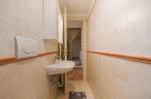 Photo 32 - 2 bedroom House in Massarosa with garden and terrace