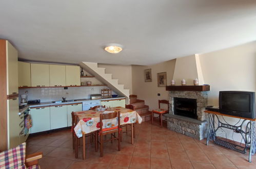 Foto 8 - Haus mit 2 Schlafzimmern in San Nazzaro Val Cavargna mit garten und terrasse