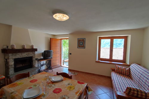 Photo 7 - 2 bedroom House in San Nazzaro Val Cavargna with garden and terrace