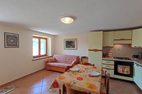Photo 6 - 2 bedroom House in San Nazzaro Val Cavargna with garden and terrace