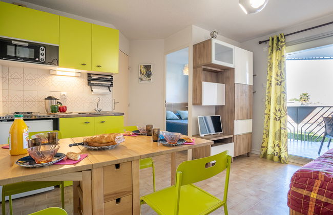 2 bedroom Apartment in Le Grau-du-Roi with swimming pool and terrace - Photo 1
