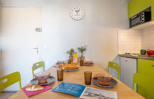 2 bedroom Apartment in Le Grau-du-Roi with swimming pool and terrace - Photo 12