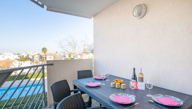 2 bedroom Apartment in Le Grau-du-Roi with swimming pool and terrace - Photo 3