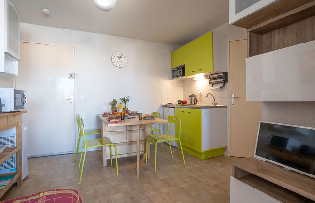 2 bedroom Apartment in Le Grau-du-Roi with swimming pool and terrace - Photo 8
