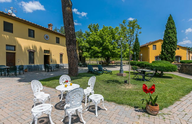 Apartamento de 2 quartos em Capraia e Limite com piscina e jardim - Foto 40