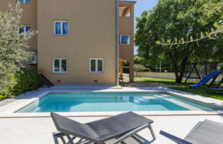 Photo 1 - 4 bedroom Apartment in Barban with private pool and garden