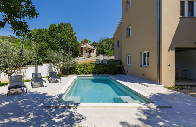 Apartamento de 5 quartos em Barban com piscina privada e jardim - Foto 8