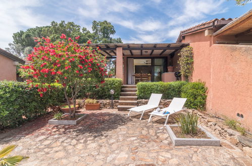 Photo 2 - Maison de 2 chambres à Olbia avec jardin et vues à la mer