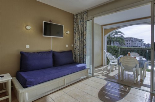 Foto 3 - Apartamento de 1 habitación en Six-Fours-les-Plages con piscina y vistas al mar