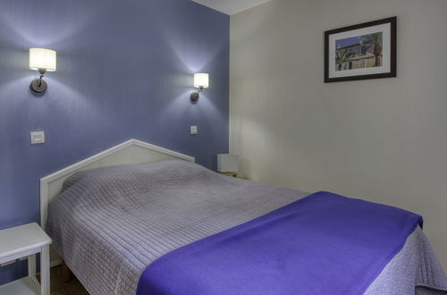 Foto 20 - Appartamento con 1 camera da letto a Six-Fours-les-Plages con piscina e giardino