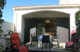 Foto 3 - Casa de 1 habitación en Les Sables-d'Olonne con terraza y vistas al mar