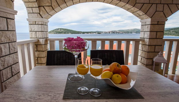 Apartamento de 2 quartos em Rogoznica com terraço - Foto 2
