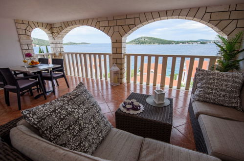 Photo 5 - 1 bedroom Apartment in Rogoznica with terrace and sea view