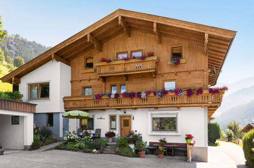 Foto 1 - Apartamento de 4 quartos em Zell am See com jardim e vista para a montanha