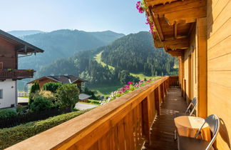 Foto 2 - Appartamento con 4 camere da letto a Zell am See con giardino