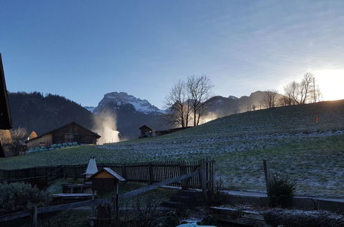 Foto 6 - Appartamento con 3 camere da letto a Zweisimmen