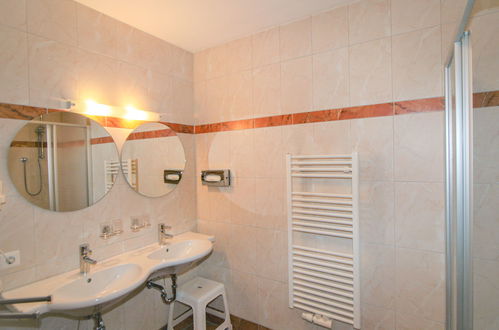 Photo 18 - 3 bedroom Apartment in Stumm with swimming pool and garden