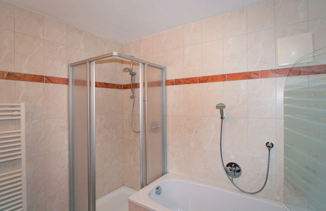 Apartamento de 4 quartos em Stumm com piscina e jardim - Foto 16