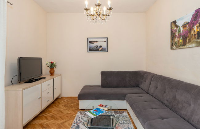 5 bedroom House in Sukošan with garden and terrace - Photo 8