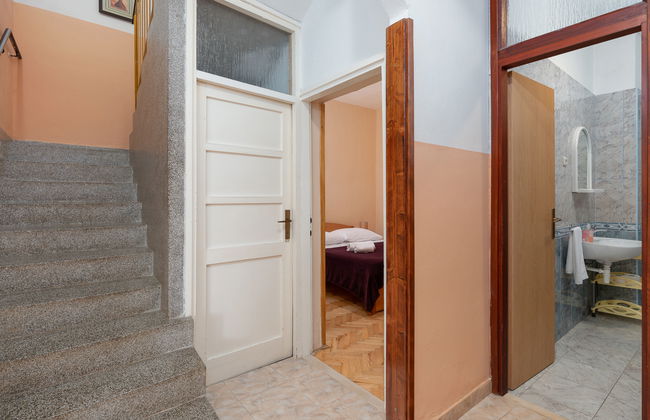 5 bedroom House in Sukošan with garden and terrace - Photo 17