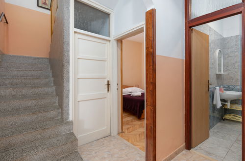 Photo 17 - 5 bedroom House in Sukošan with garden and terrace