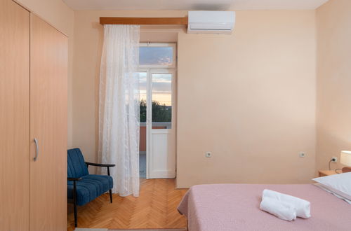 Photo 26 - 5 bedroom House in Sukošan with garden and terrace