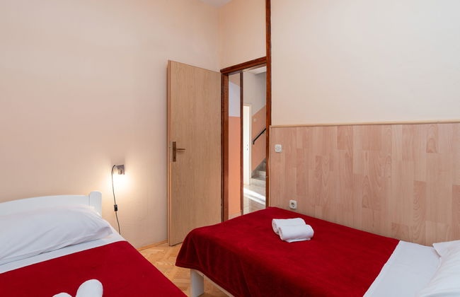 5 bedroom House in Sukošan with garden and terrace - Photo 34