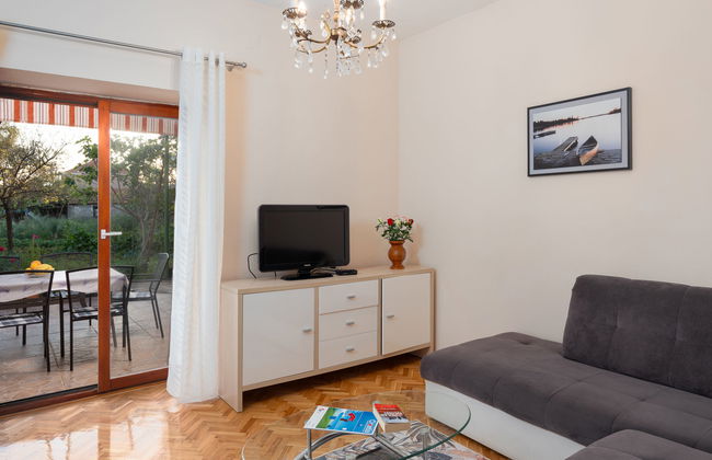 5 bedroom House in Sukošan with garden and terrace - Photo 7