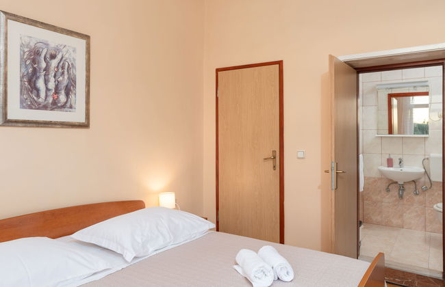 5 bedroom House in Sukošan with garden and terrace - Photo 24